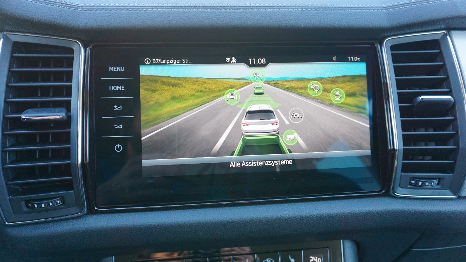 Fahrzeugabbildung SKODA Kodiaq Tour 4x4, LED,Navi,Kamera,SH,DAB,AHK