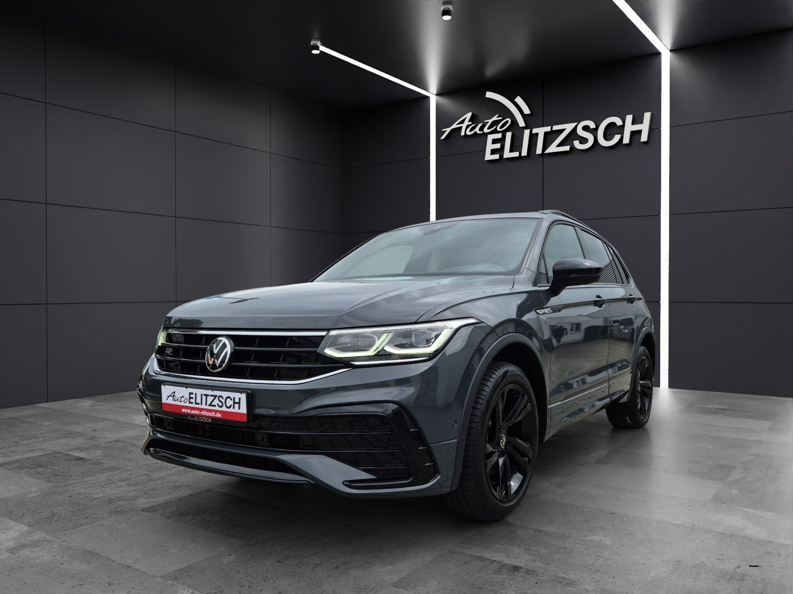 Fahrzeugabbildung Volkswagen Tiguan TSI R-Line 4M DSG Matrix AHK Navi ACC RFK