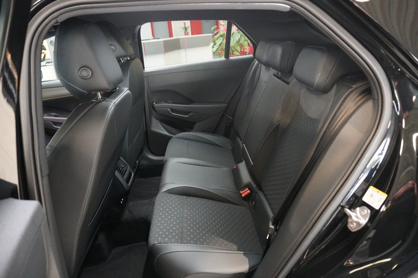 Volkswagen T-Roc - Bild 8