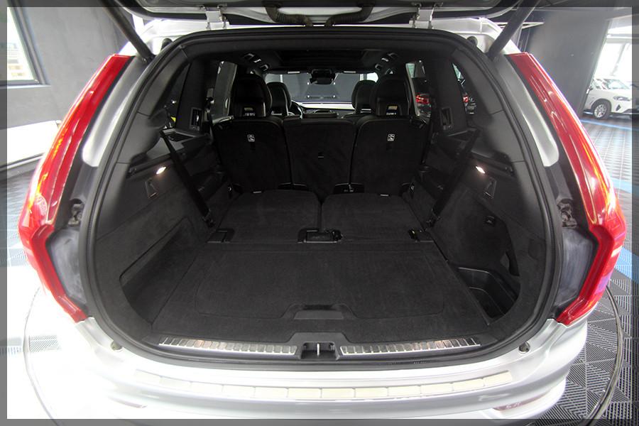 Volvo XC90 T6 Momentum NAVI / PANO / CAM
