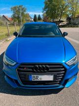 Audi S3 8V Limousine Arablau-Kristalleffekt - Audi S3 8L mit Benzin-Antrieb