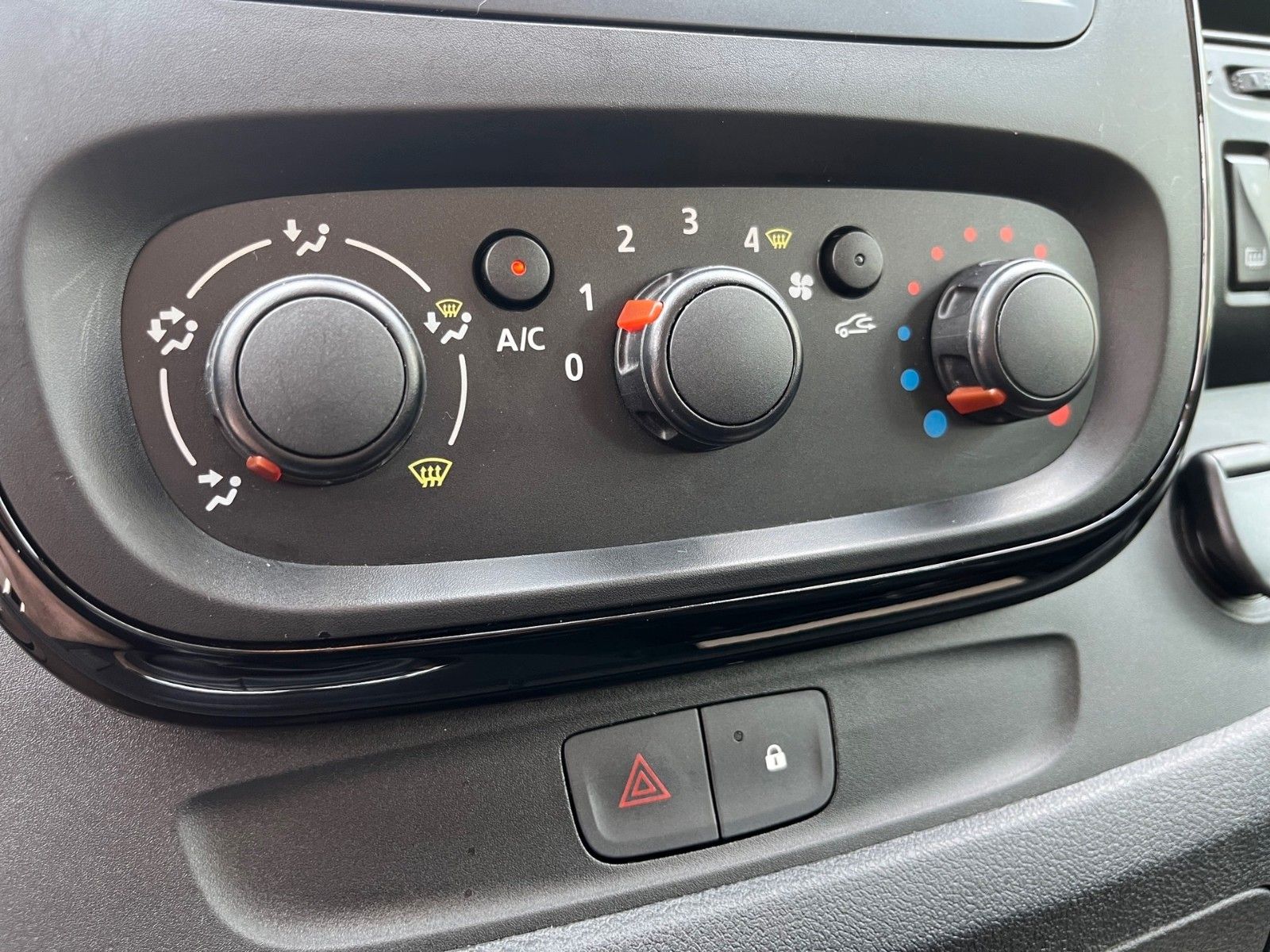 Fiat Talento Kombi L1H1 Family 8-Sitzer – Bild 16