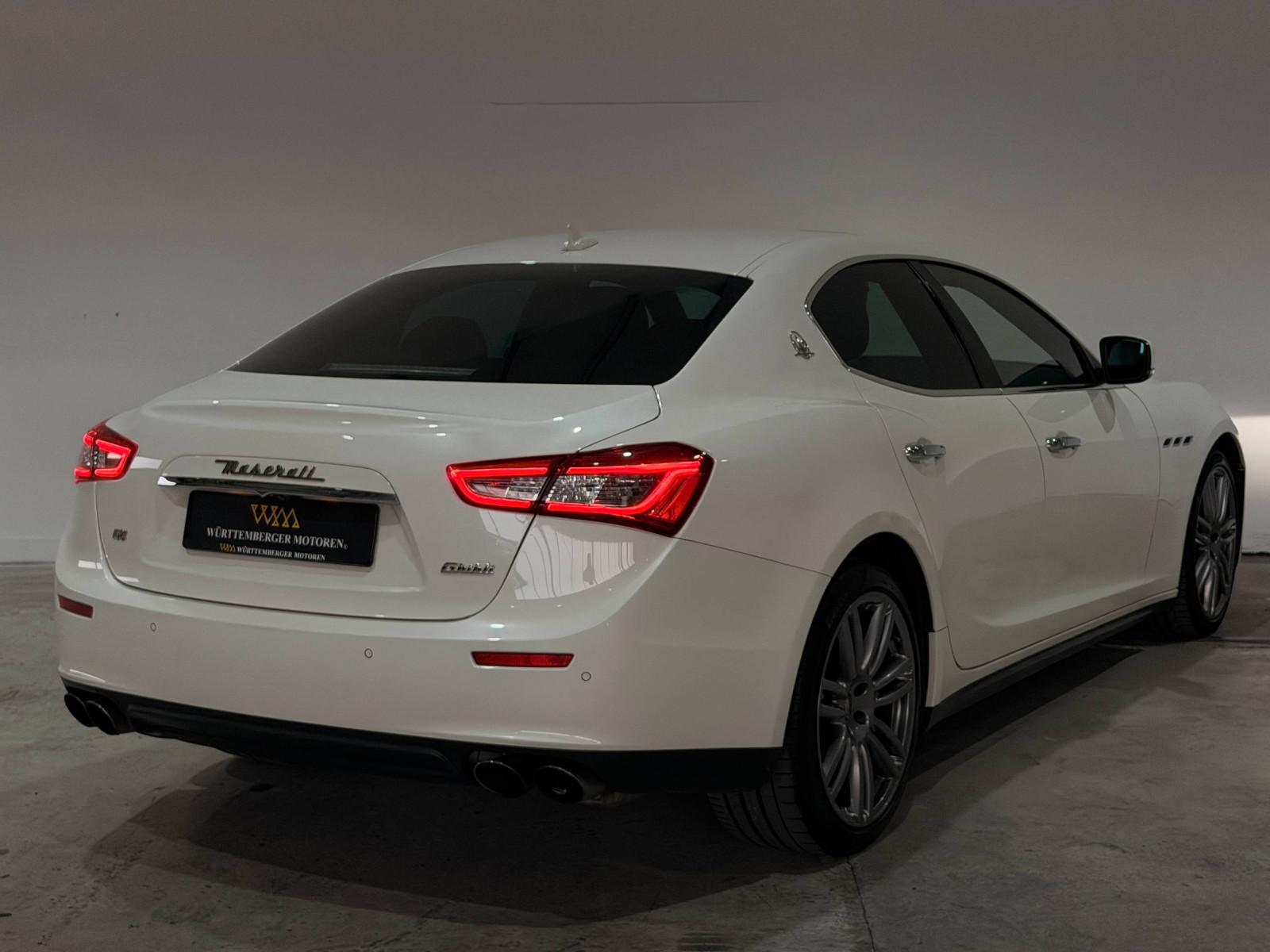 Maserati Ghibli SQ4 3.0 V6 409 ch • BVA • 4x4 • Cuir • Toit Panoramique