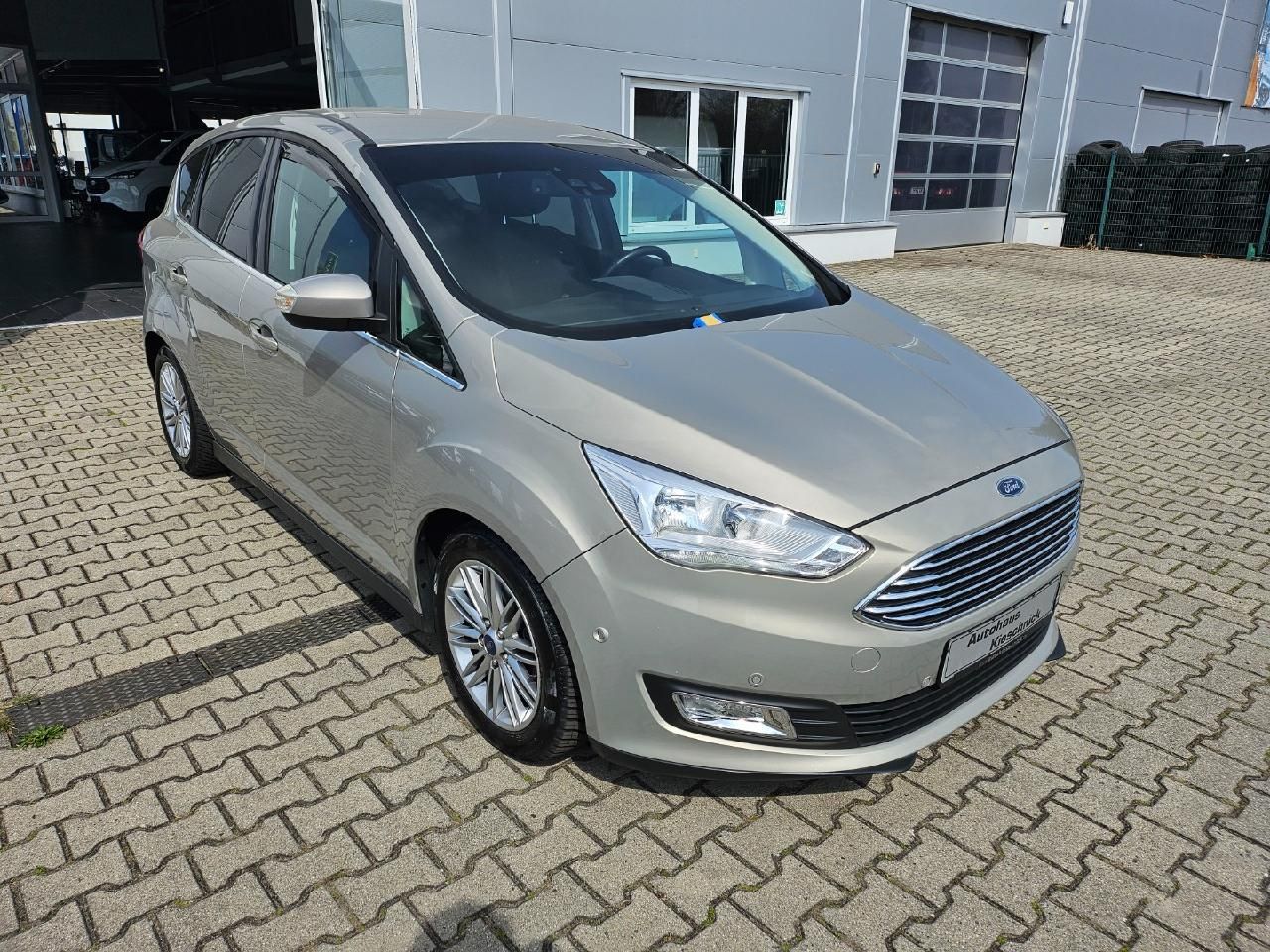 Fahrzeugabbildung Ford C-MAX Titanium