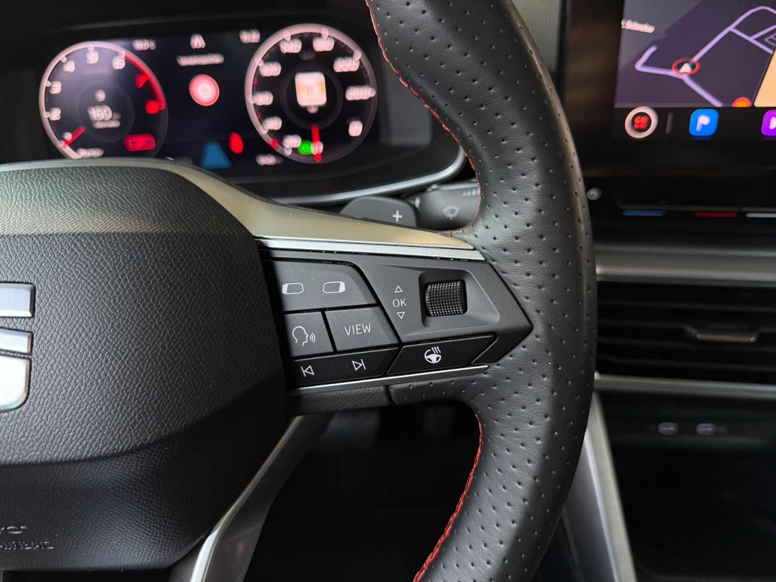 Fahrzeugabbildung SEAT Leon FR RFK LED NAVI CARPLAY