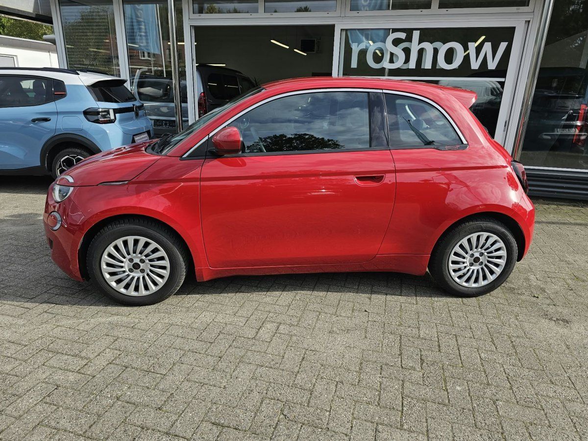 Fiat 500e LimS3 23,8 kWh Red SHZ Navi Temp. Spurhalte imagem 2