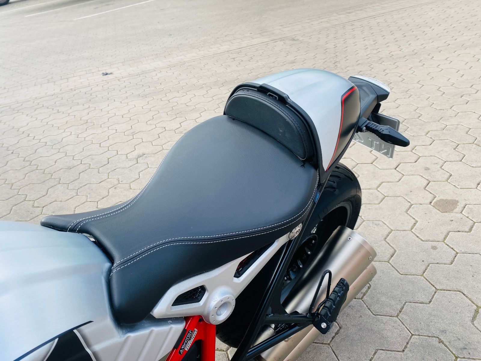 Fahrzeugabbildung BMW RnineT 719 Tempomat + Heizgriffe 1587 km!!