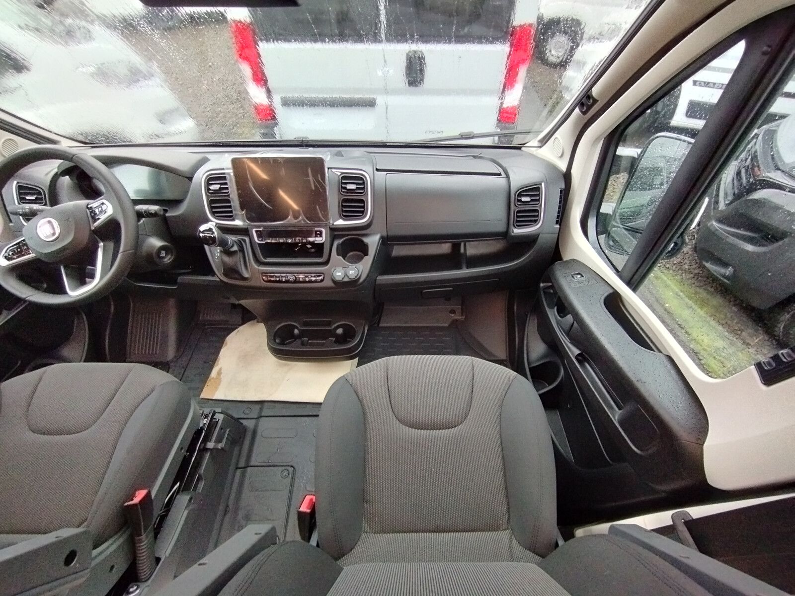 Fahrzeugabbildung Westfalia Columbus 641 E 180 PS 10795,- EUR Sondernachlass