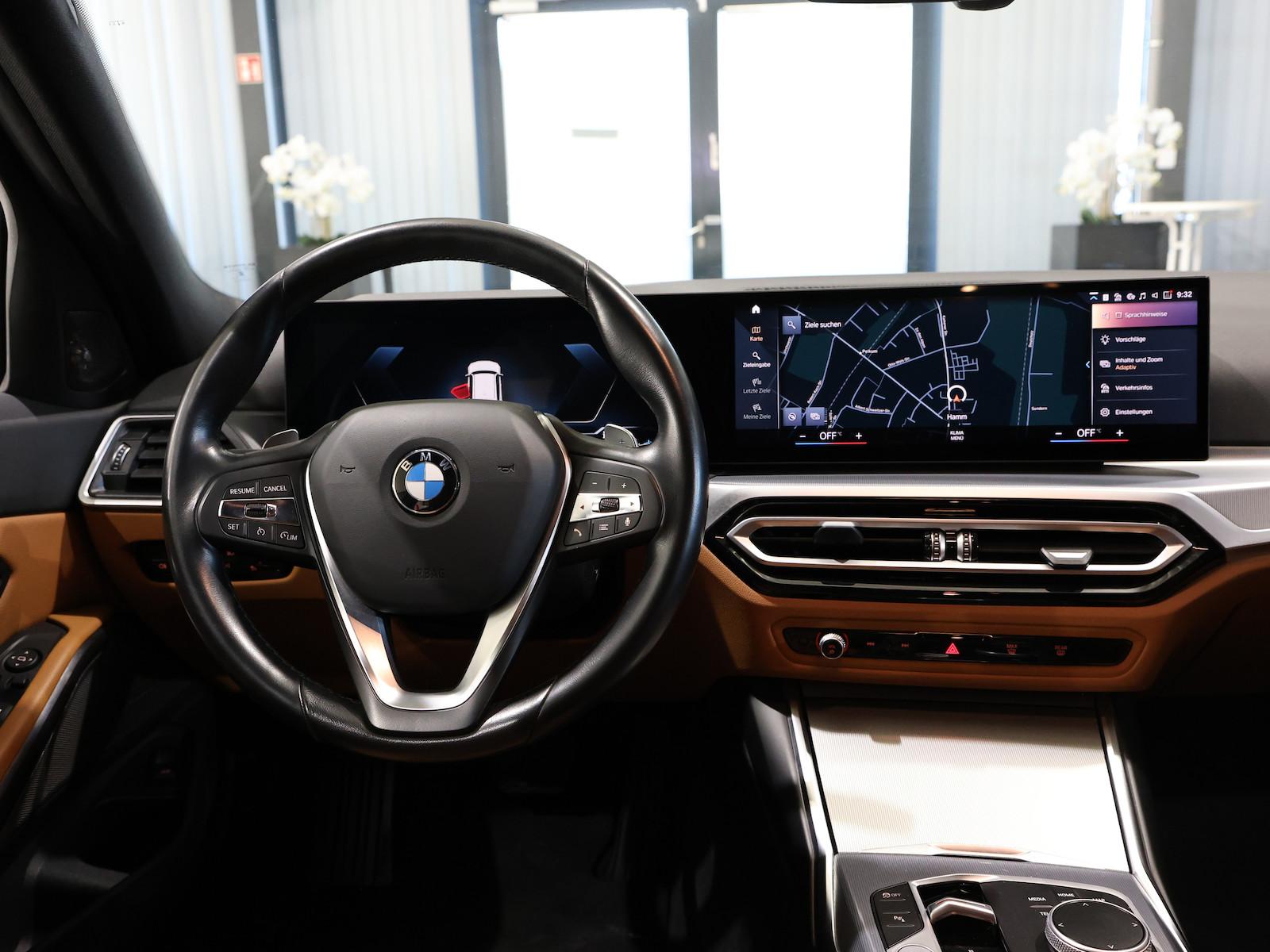 BMW 318d Touring SPORT WHITE & BROWN / CURVED+HUD