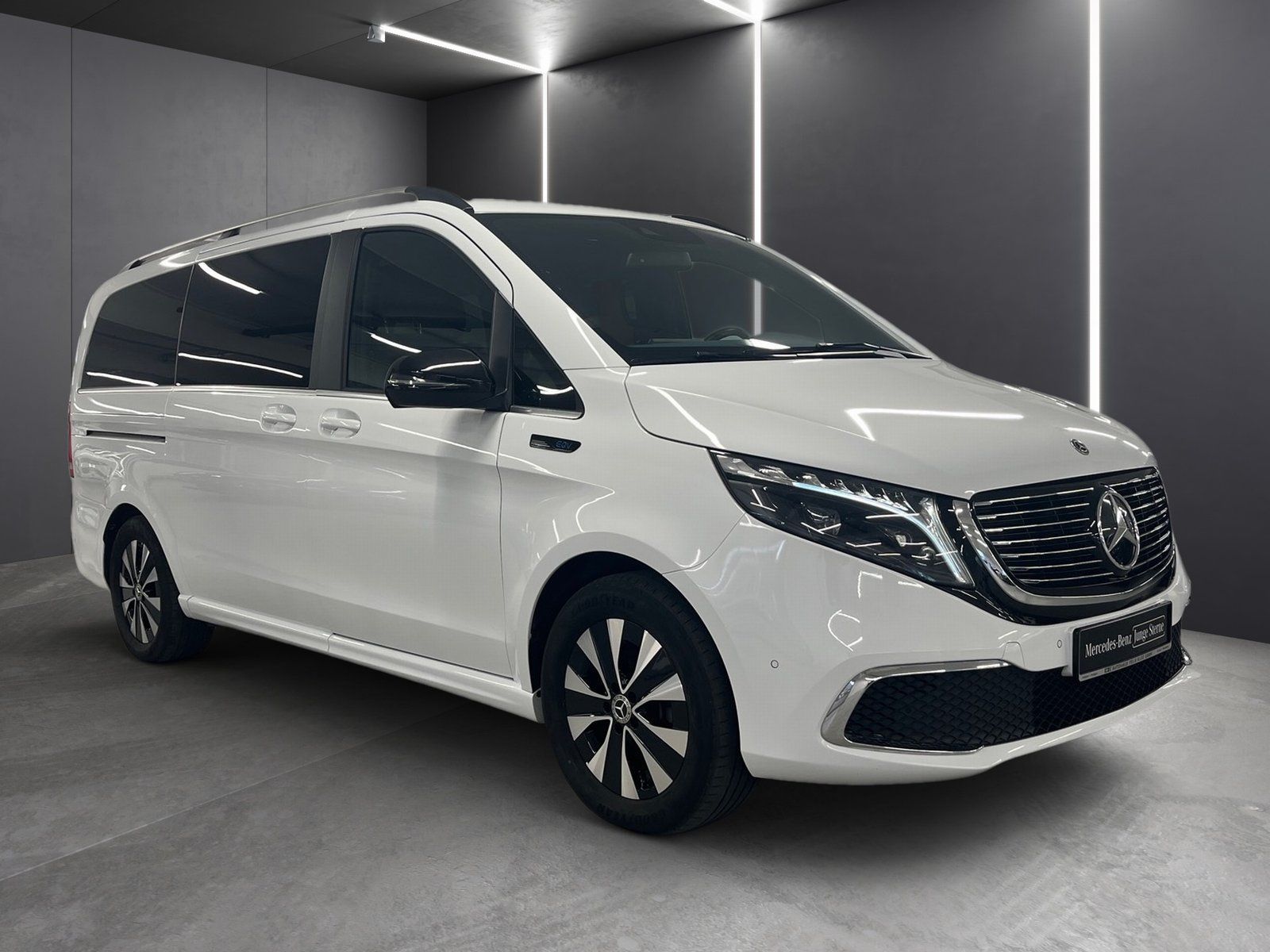Fahrzeugabbildung Mercedes-Benz EQV 300 AVANTGARDE Lang*Totwink*Kamera*el.Heck*