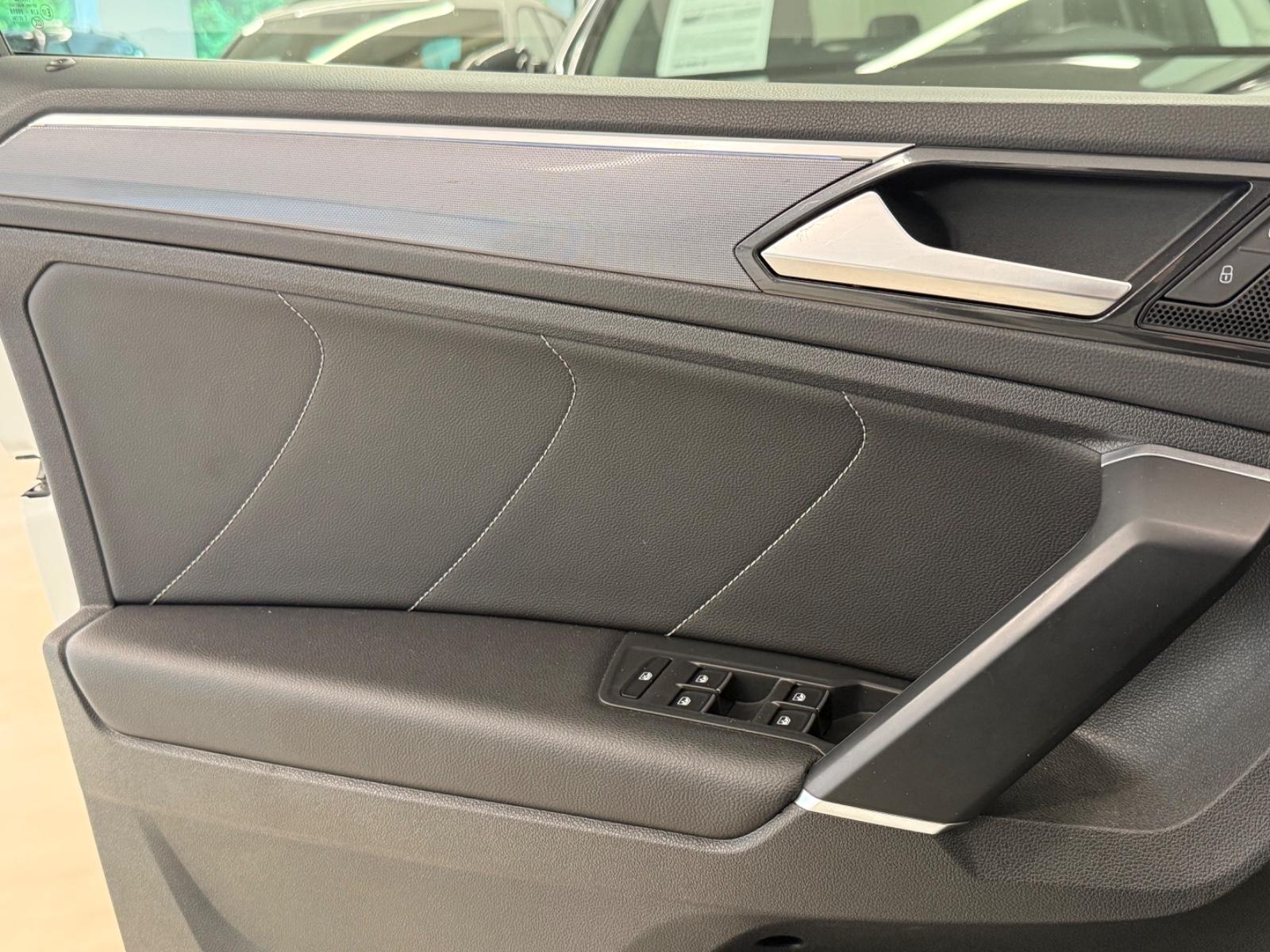Volkswagen Tiguan Highline 2X R-LINE 4Motion 1HAND