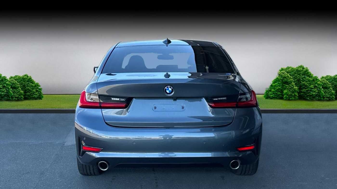 Fahrzeugabbildung BMW 320i Aut. Sport Line