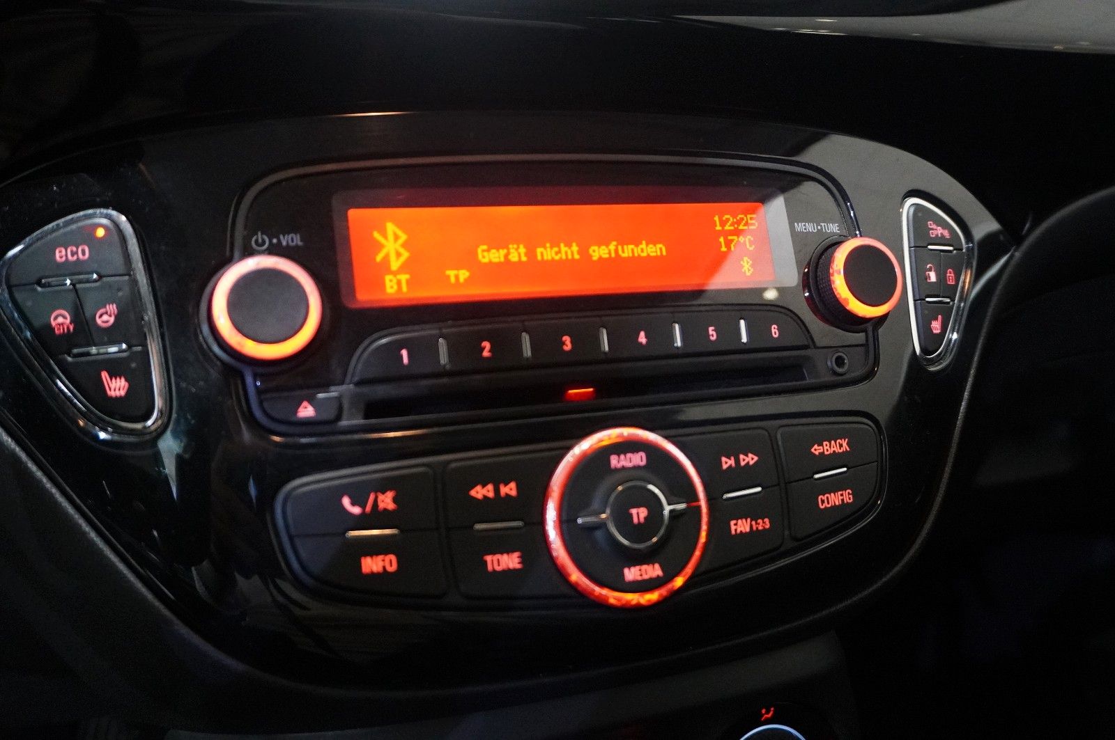 Fahrzeugabbildung Opel Adam 1.4 SLAM LED/KLIMA/PDC/WINTER/SPORT/TEMP.