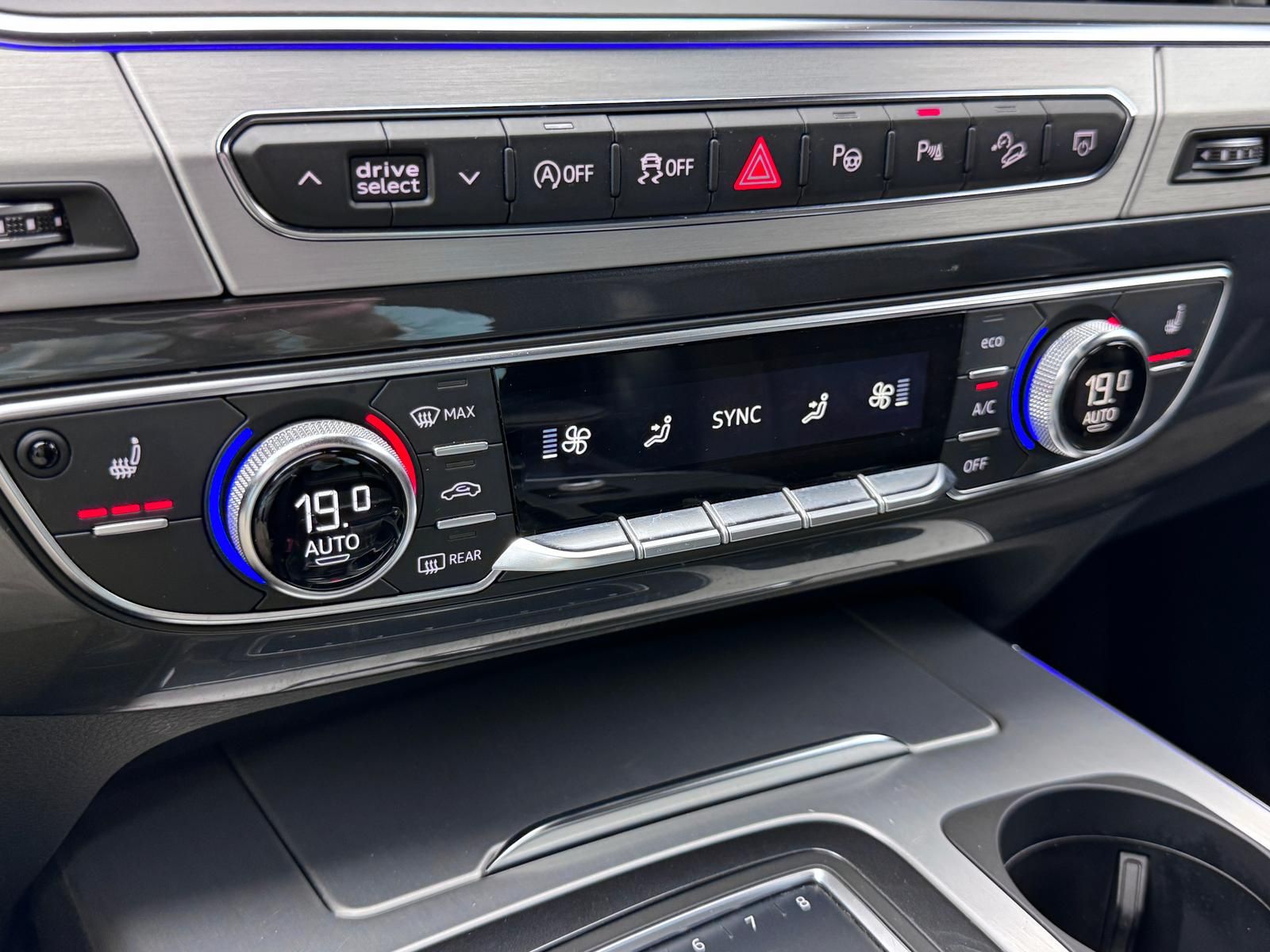 Fahrzeugabbildung Audi 3.0 TDI QUA/S-LINE/PANO/ALLRADLENK/STHZ/LUFT/AHK