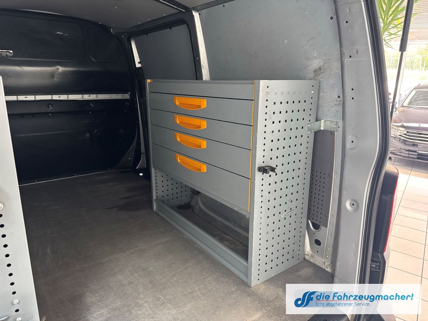 Fahrzeugabbildung Volkswagen Transporter T6.1 Kasten FWD Navi LED ACC Apple *