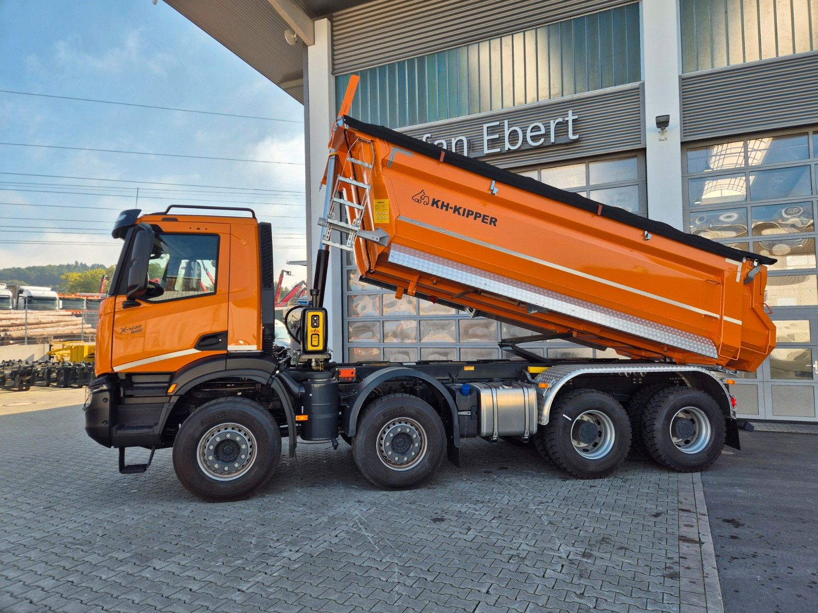 Fahrzeugabbildung Iveco AD360X54Z HR OFF 8x4 Intarder AHK