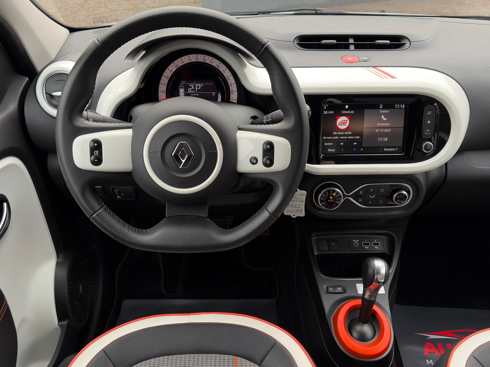 Fahrzeugabbildung Renault Twingo Vibes Electric Tempomat Carplay CAM SHZ
