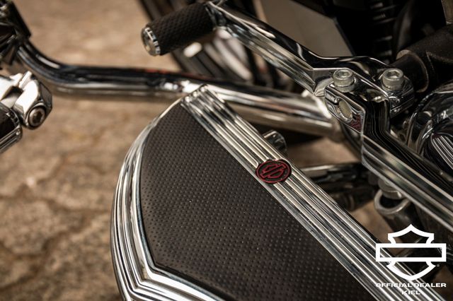 Fahrzeugabbildung Harley-Davidson CVO ROAD GLIDE 117 FLTRXSE MY19 - JEKILL&HYDE