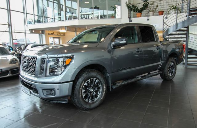 Nissan Titan 5.6L V8 4WD Platinum Midnight/Kamera/SHZ