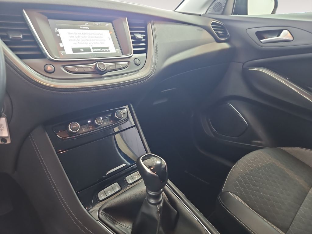 Fahrzeugabbildung Opel Grandland X 1.2 Start/Stop Edition
