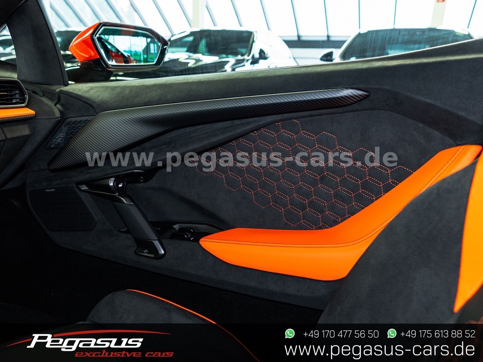 LAMBORGHINI Revuelto - 43