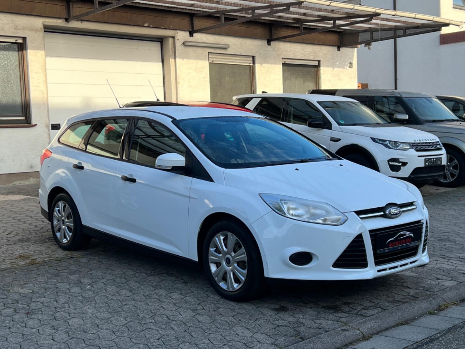 Ford Focus 2014 — rear view