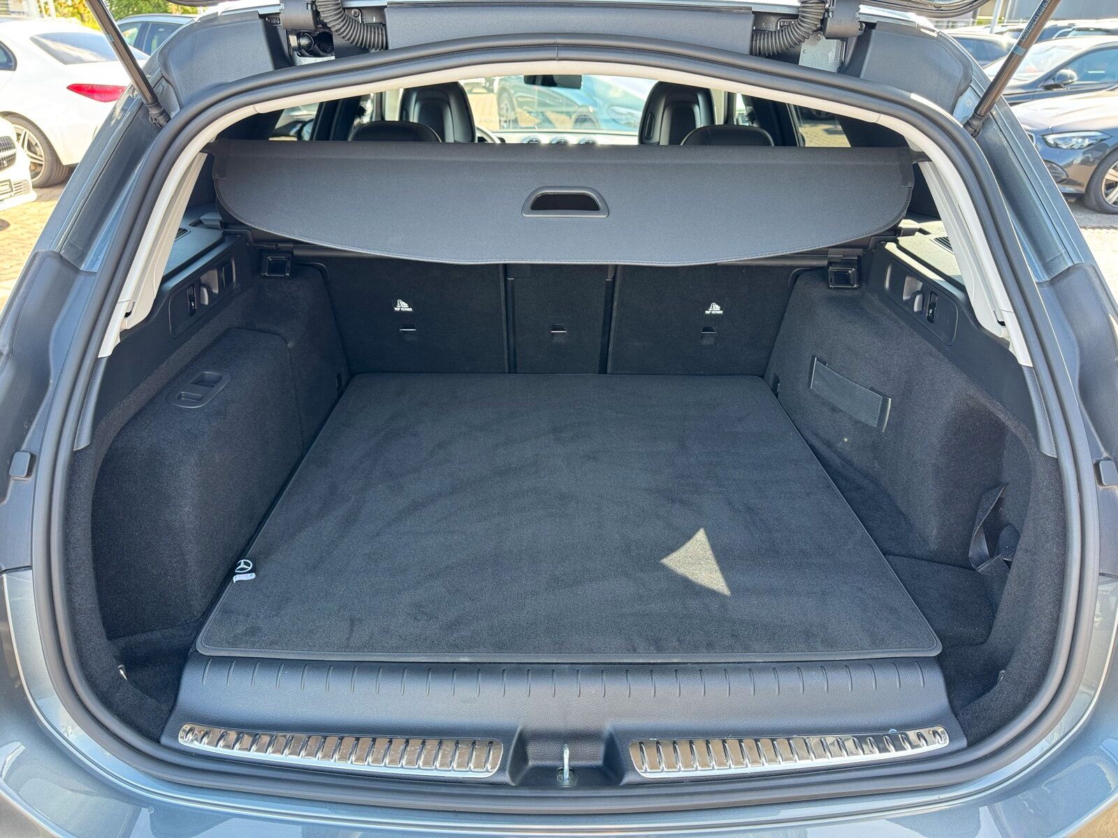 Mercedes-Benz C 300 e T AVANTGARDE NAVI LED AHK KAM EASY-P SHZ foto 19