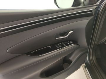 Hyundai TUCSON - 12