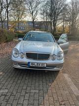 Mercedes-Benz Mercedes E240 (Automatik) Avantgarde - Mercedes-Benz E 240 in Düsseldorf