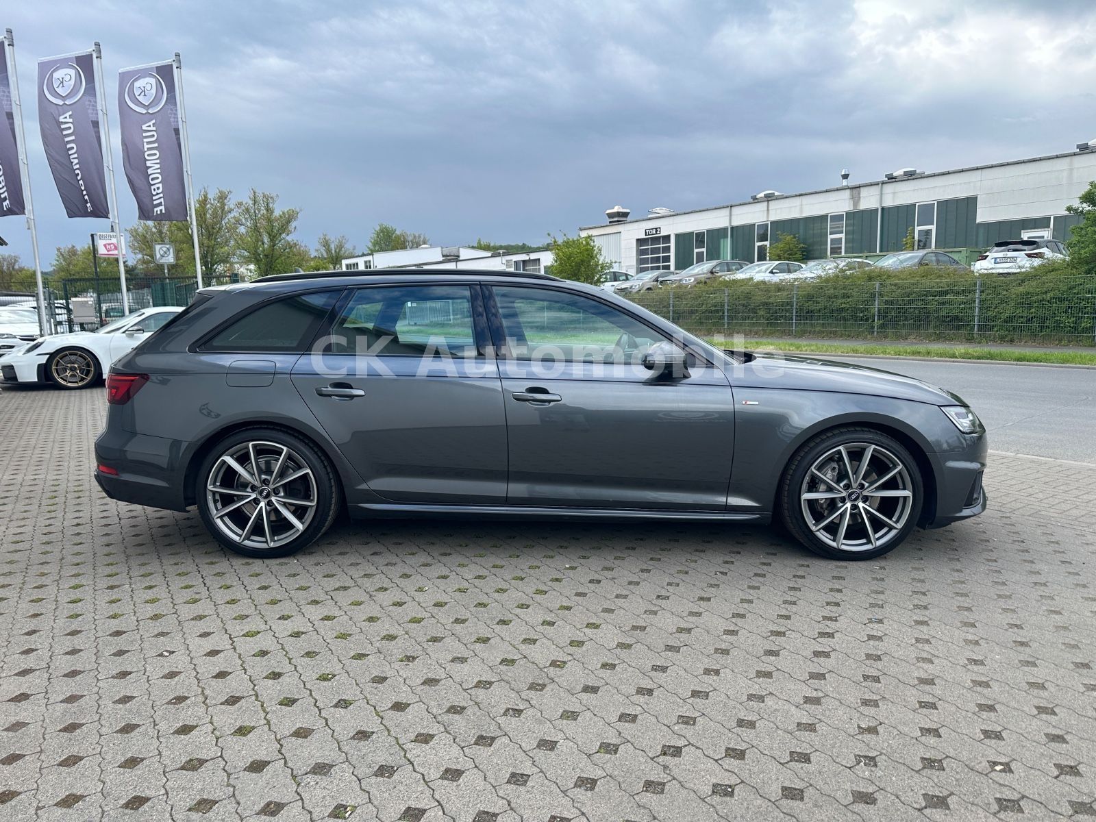 Fahrzeugabbildung Audi A4 Avant 40 TDI Quattro S-Line/Navi/LED/ACC