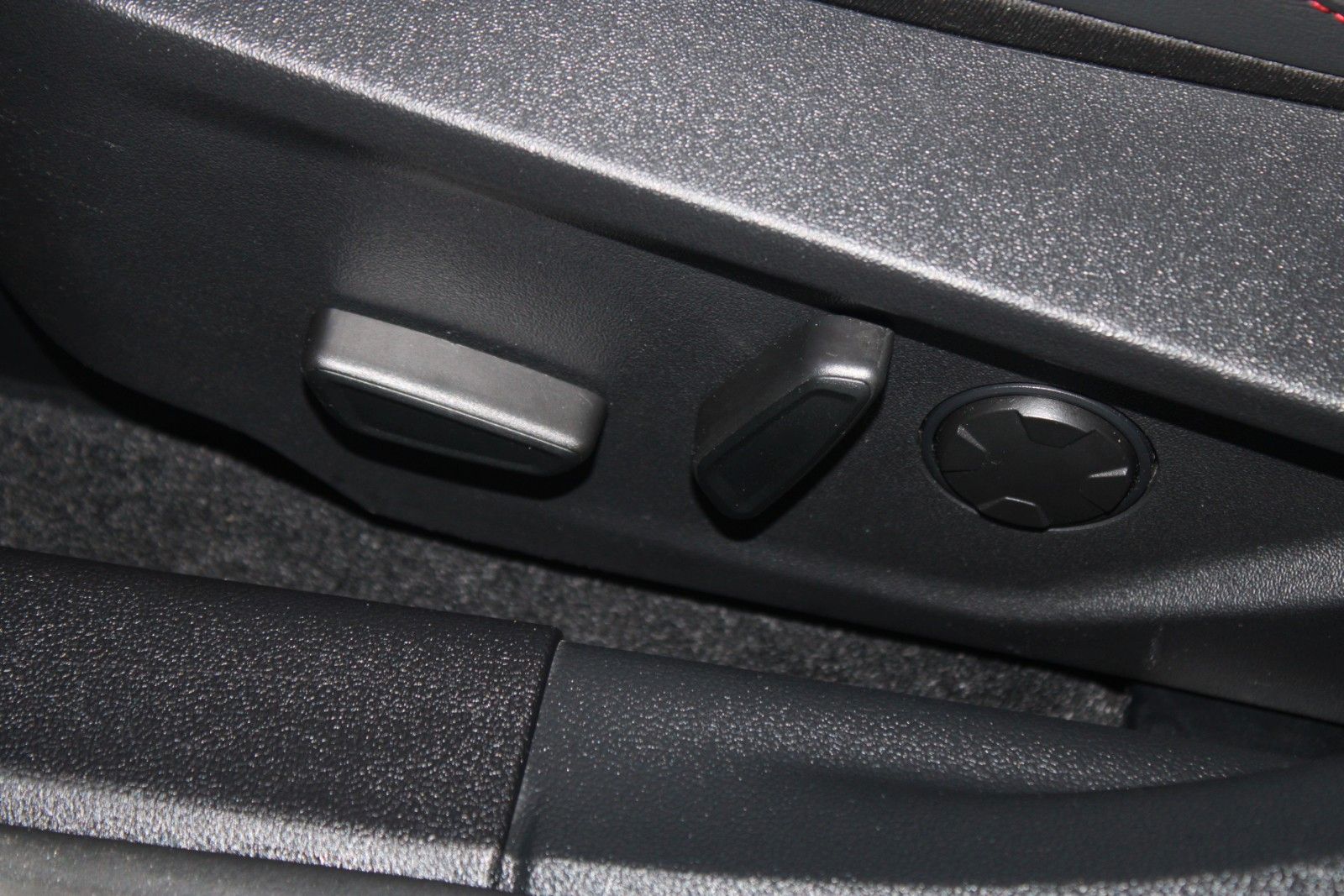 Fahrzeugabbildung Ford Focus ST X Aut. Matrix-LED HUD B&O WinterPak uvm