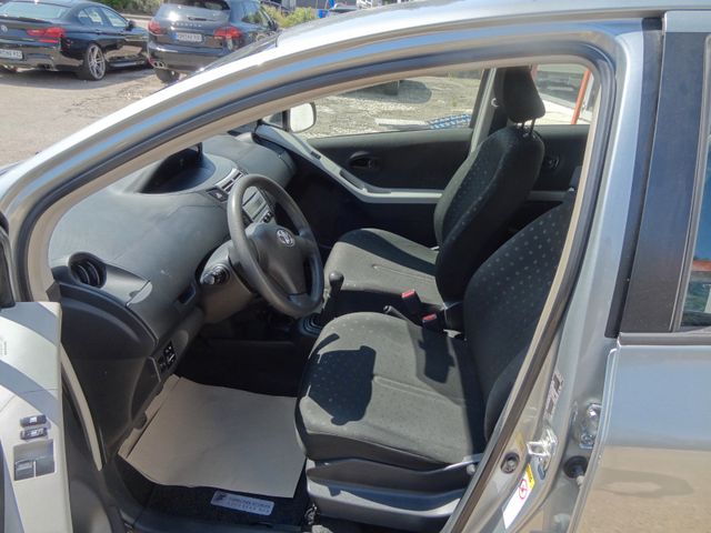 Fahrzeugabbildung Toyota Yaris Cool/1.Hand/59.000km/Klima/8-fach Bereift/