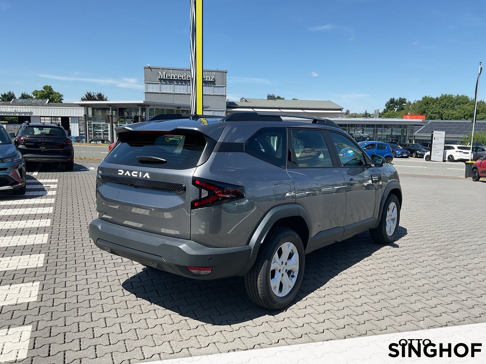 Fahrzeugabbildung Dacia Bigster Essential TCe 140