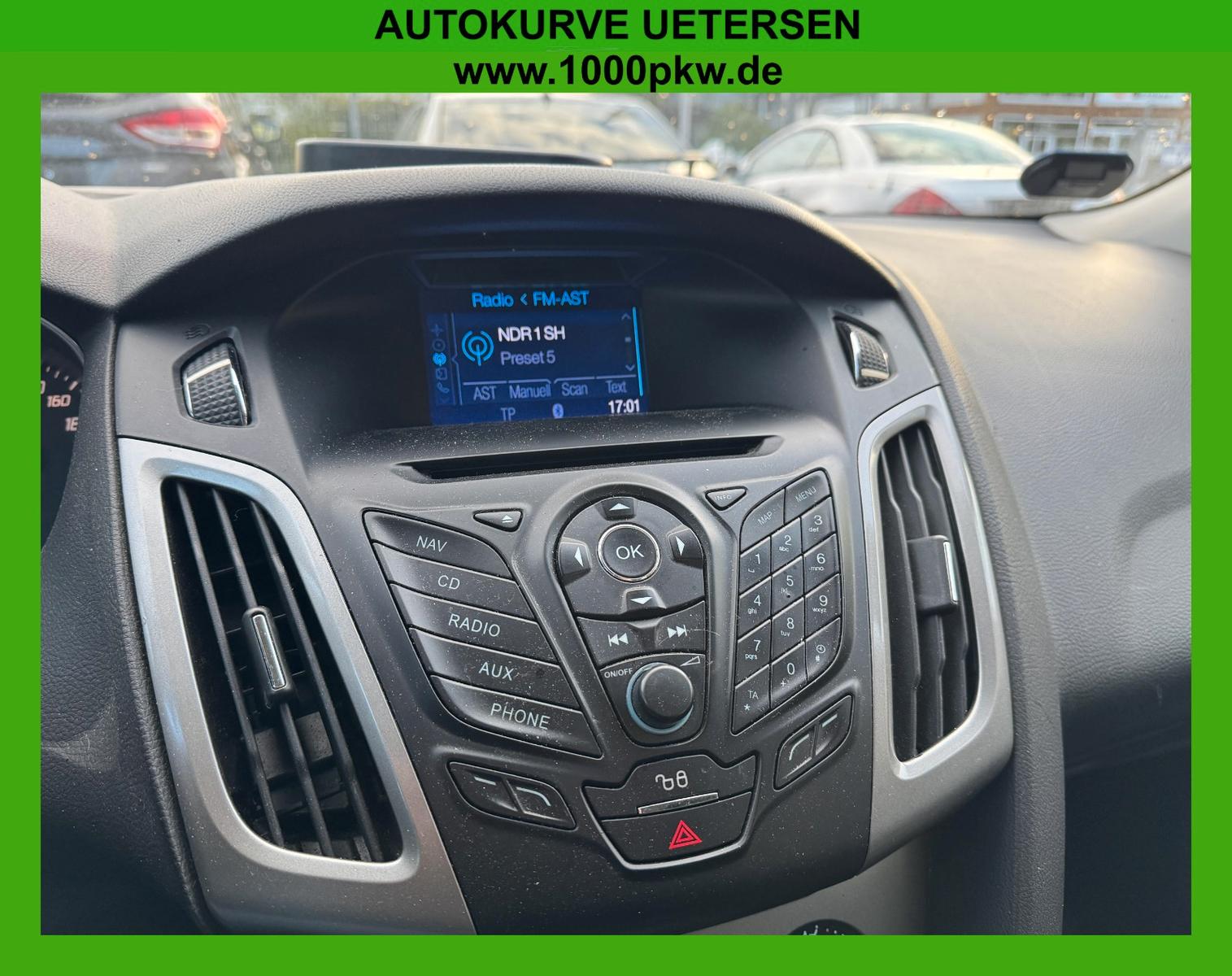 Ford Focus 2011 — photo 12