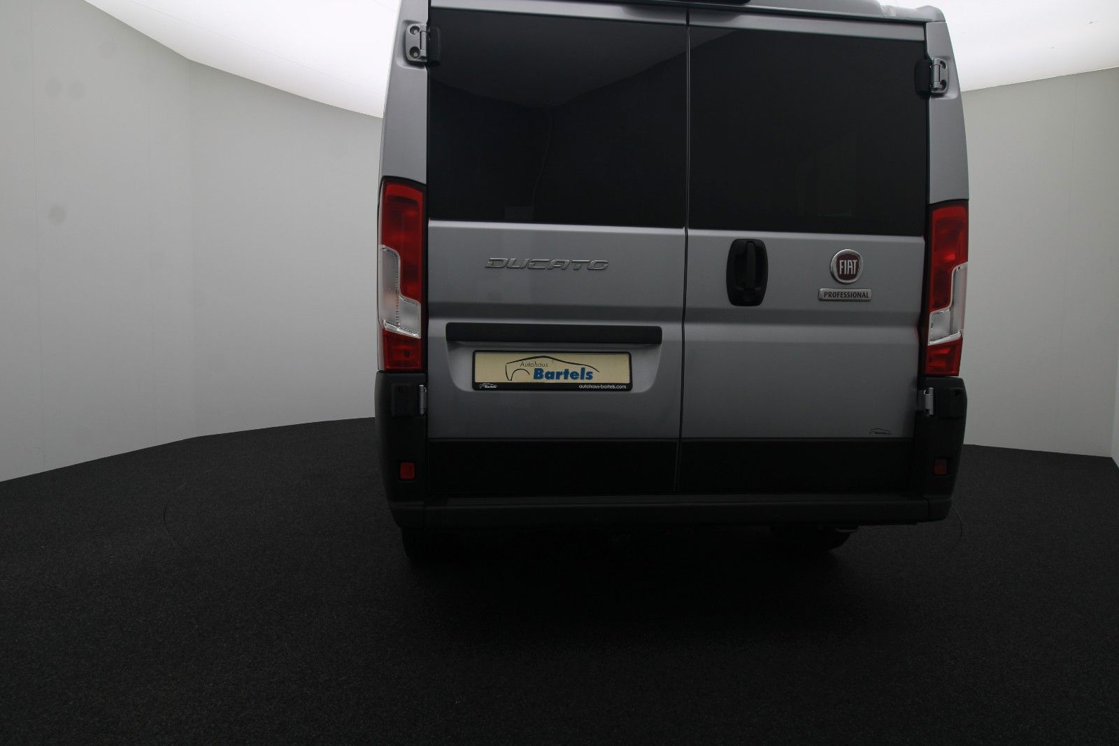 Fahrzeugabbildung Fiat Ducato 30 L1H1 2.2 Panorama - Komfort-Fahrersitz