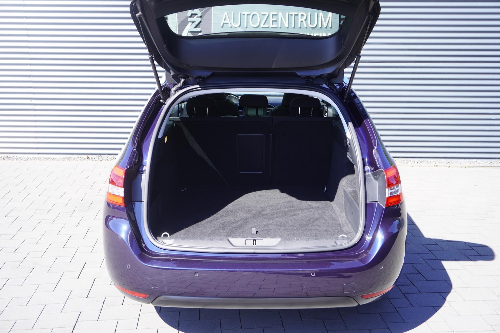 Peugeot 308 PURETECH STYLE|PANORAMA|KAMERA|TEMPOMAT|NAVI