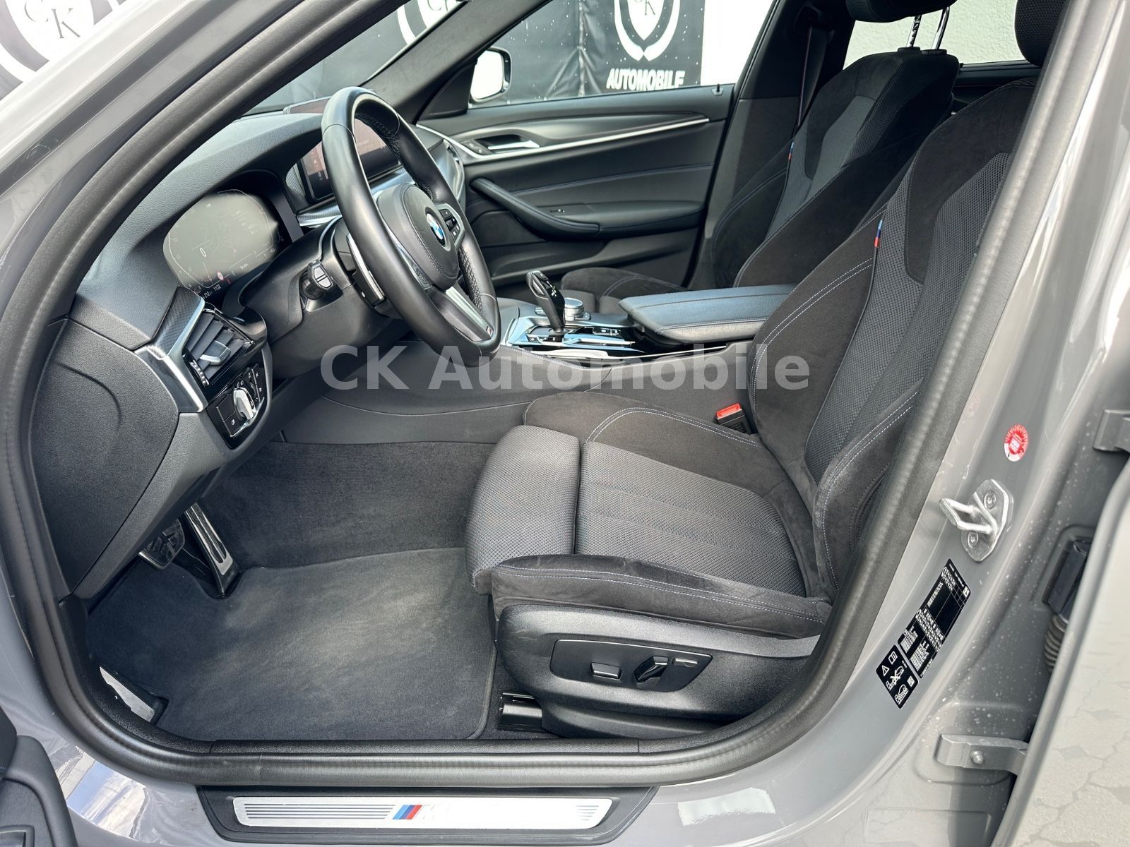 Fahrzeugabbildung BMW 520d xDrive M-Sport/Navi/Head-Up/LED/ACC/Kam.