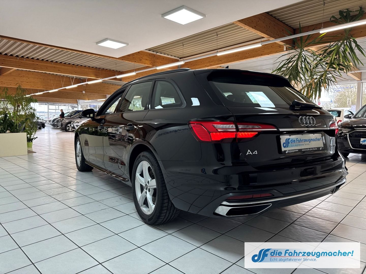 Fahrzeugabbildung Audi A4 Avant 35 TDI advanced 2.0 Navi LED 3-Zonen-Kl