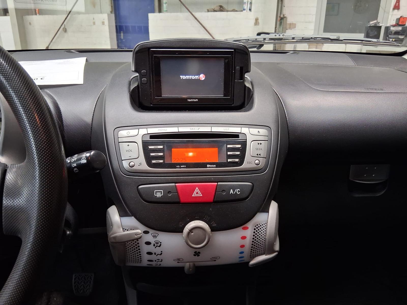 Toyota Aygo Cool Go Klima Navi Kupplung Neu!
