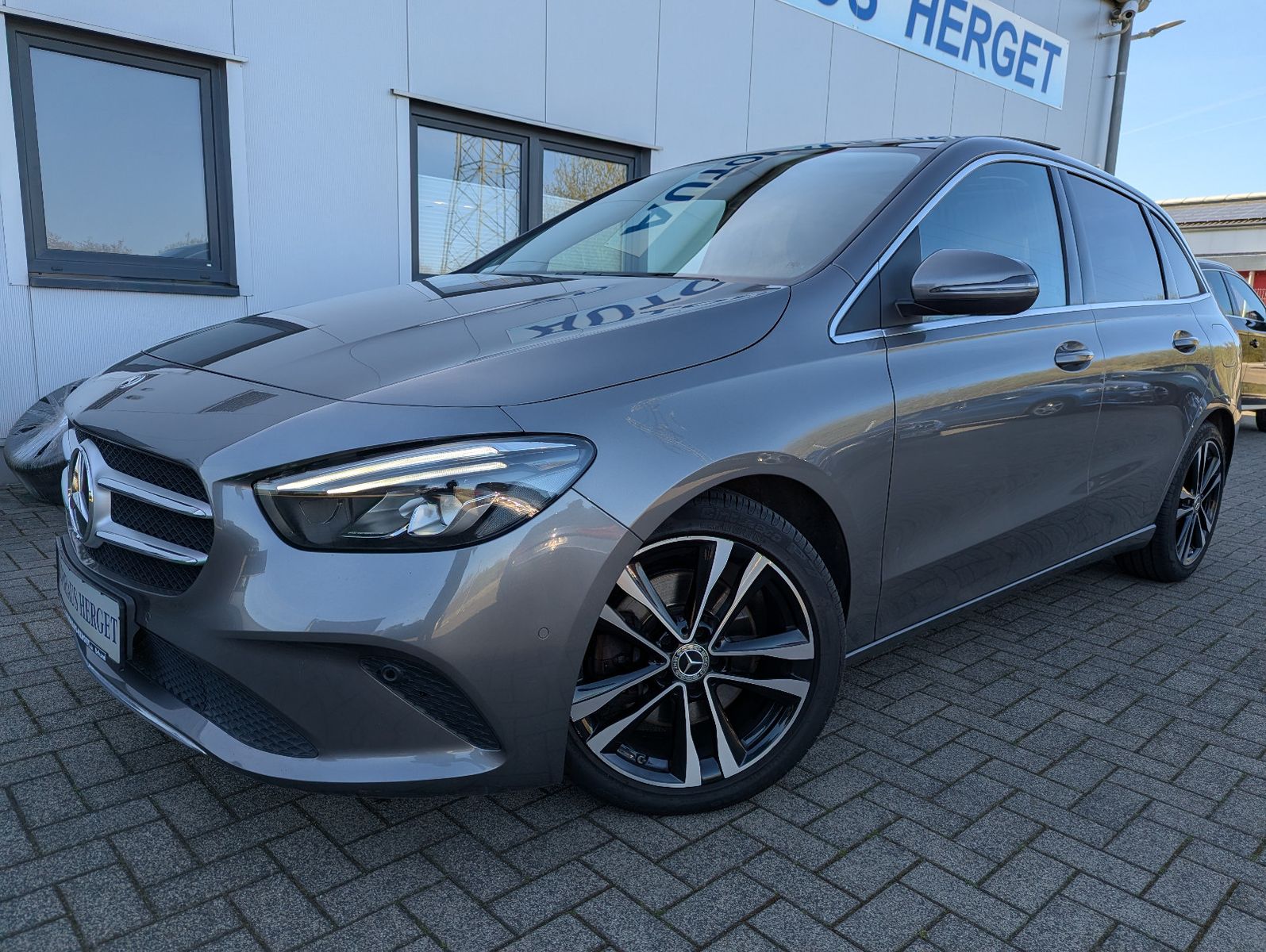 MERCEDES-BENZ B 220 d 8G-DCT Progressive