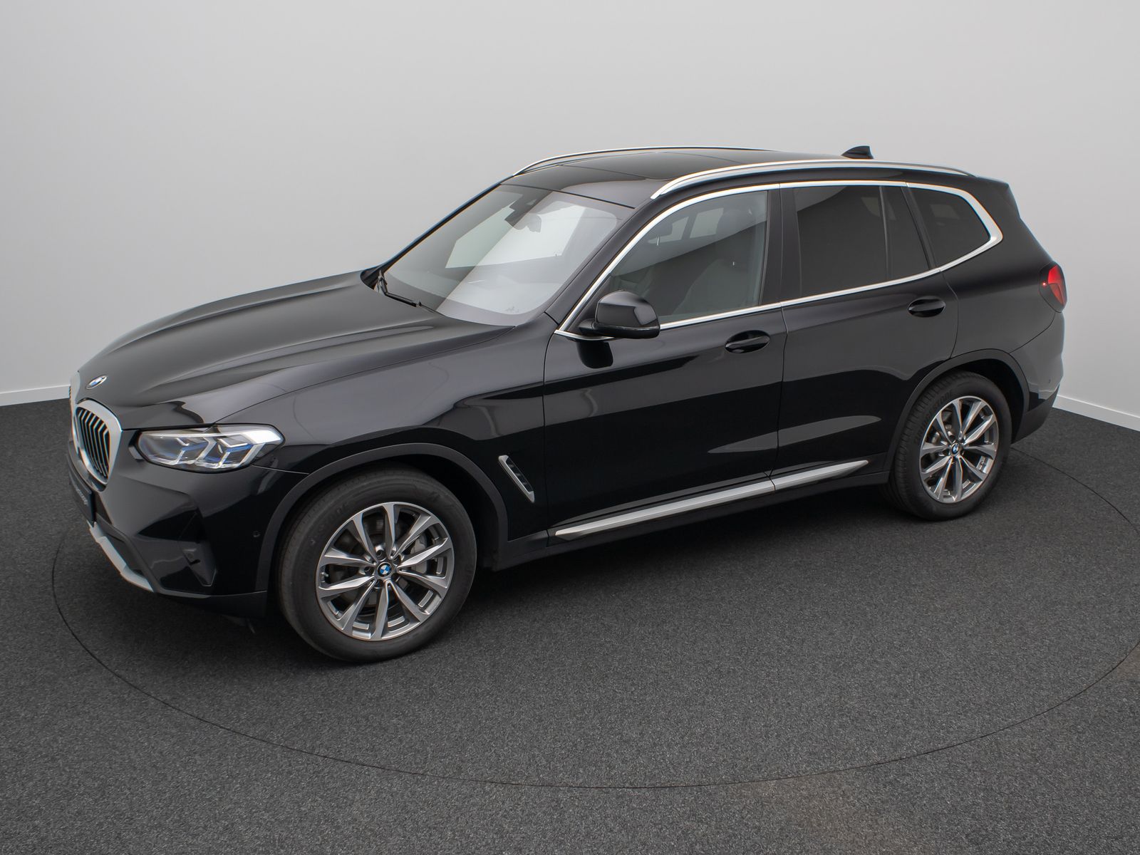 Fahrzeugabbildung BMW X3 xD30d Alarm HUD Laser DAB DisplKey 19"M Sport