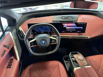 صورة 8 لـ 2021 BMW IX