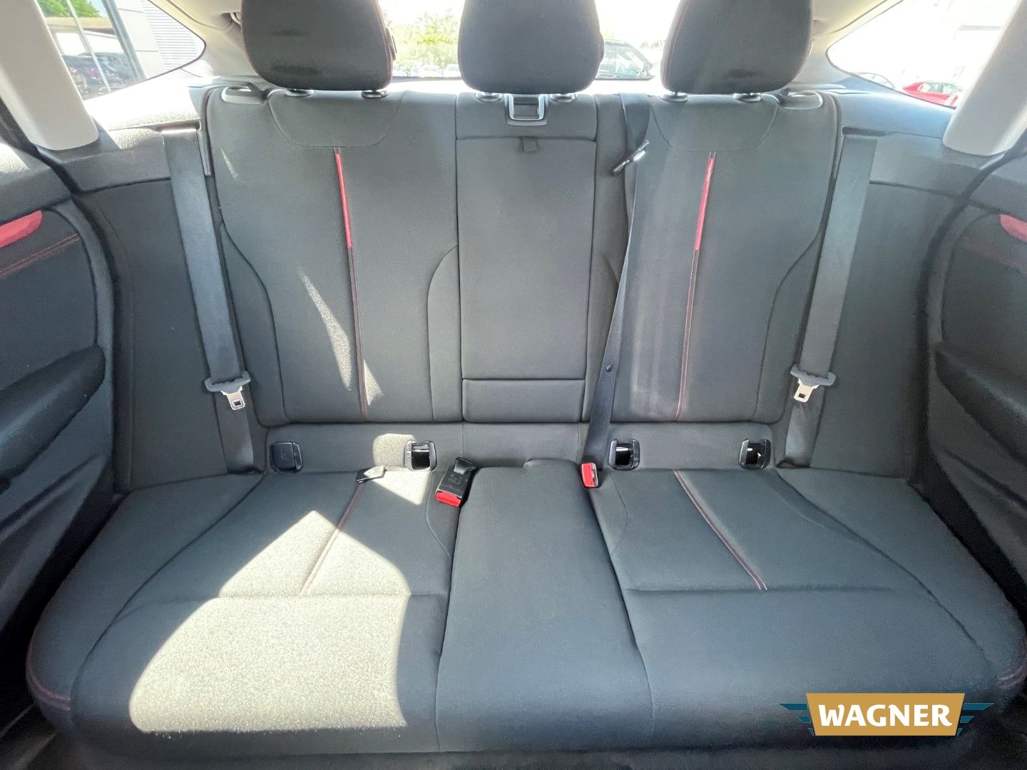 Fahrzeugabbildung BMW 320 Gran Turismo d xDrive Sport Sitzheizung