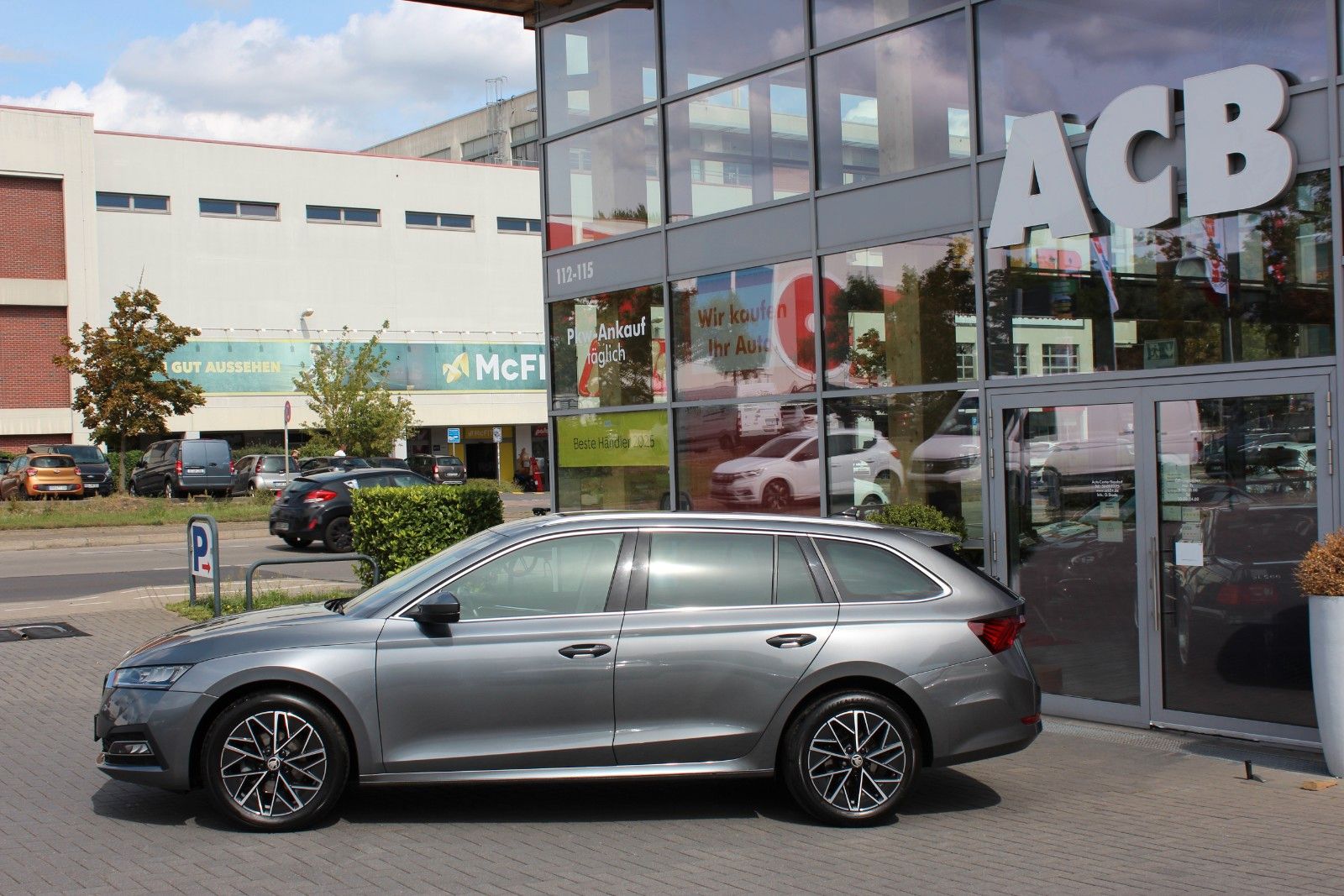 Skoda Octavia Combi 2.0 TDI DSG Style Columbus LED AHK imagem 3