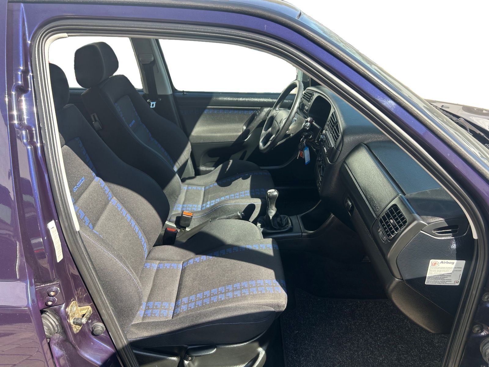 Fahrzeugabbildung Volkswagen Golf 2.0 GTI TÜV 04/2027 H-Kennz. TOP GEPFLEGT