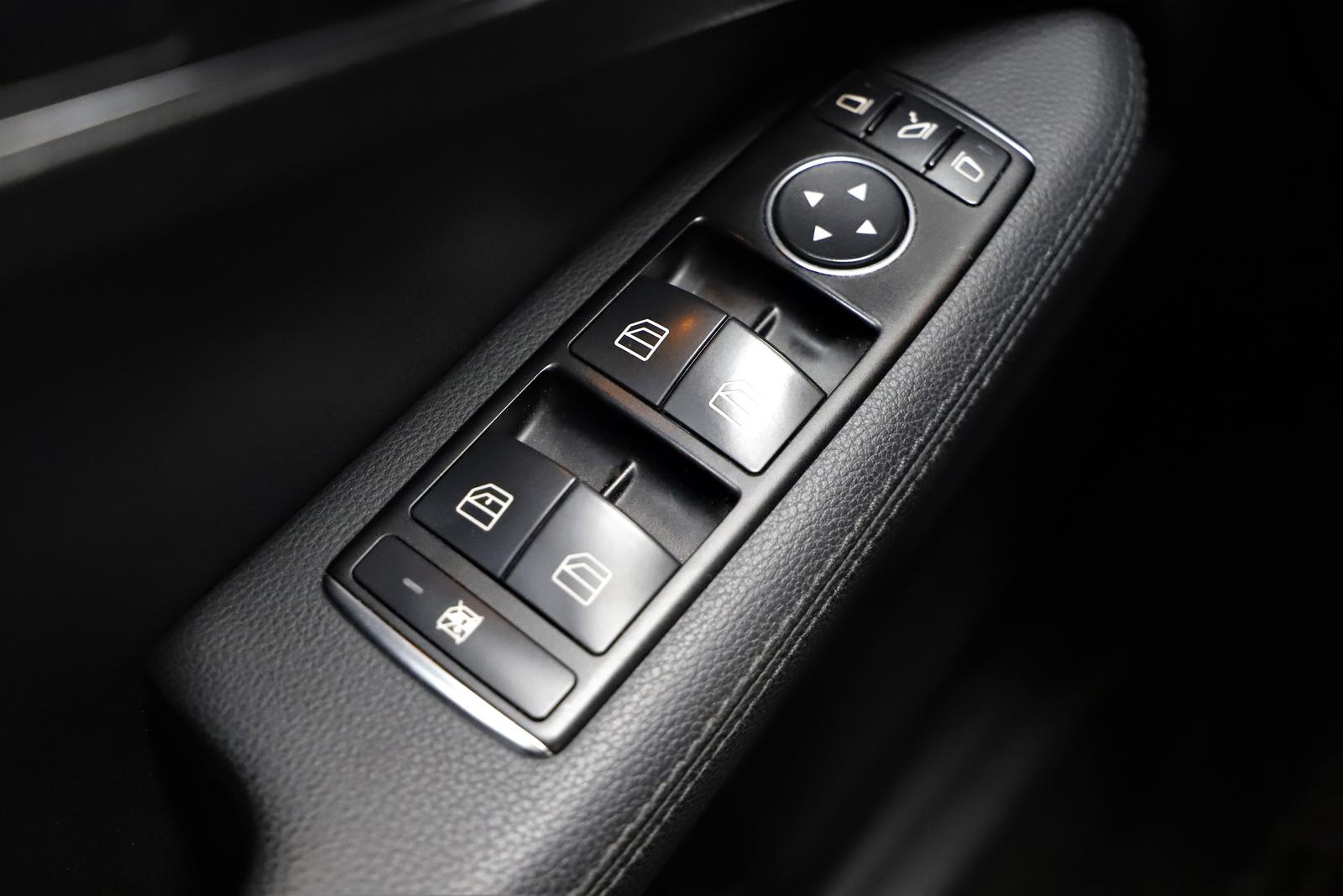 Mercedes-Benz  E 220 CDI 170PS 7G-Tronic T ACC AHK  El.Heck