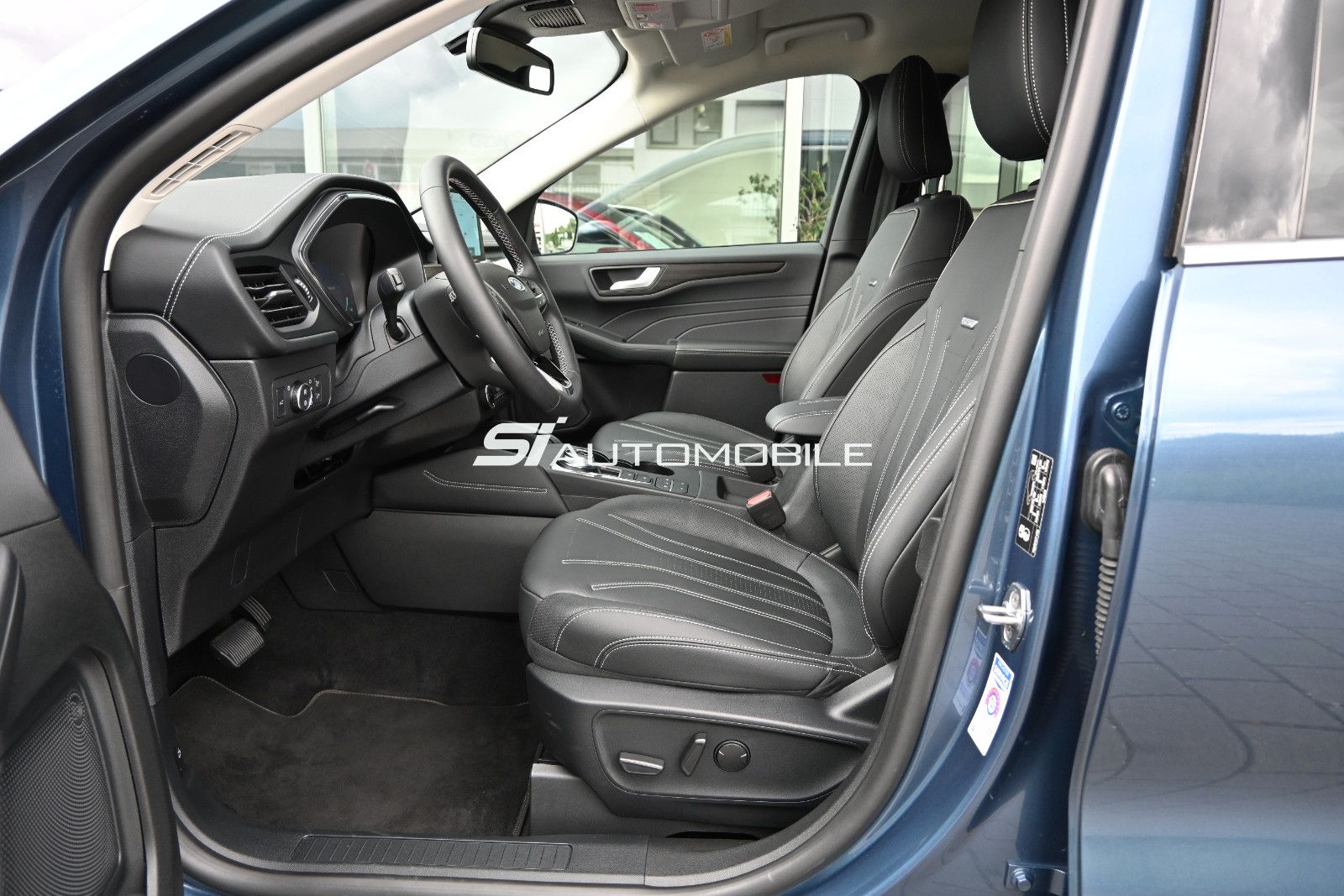 Fahrzeugabbildung Ford Kuga 2.0 D Aut. 4WD VIGNALE °ACC°HEAD-UP°STANDHZ