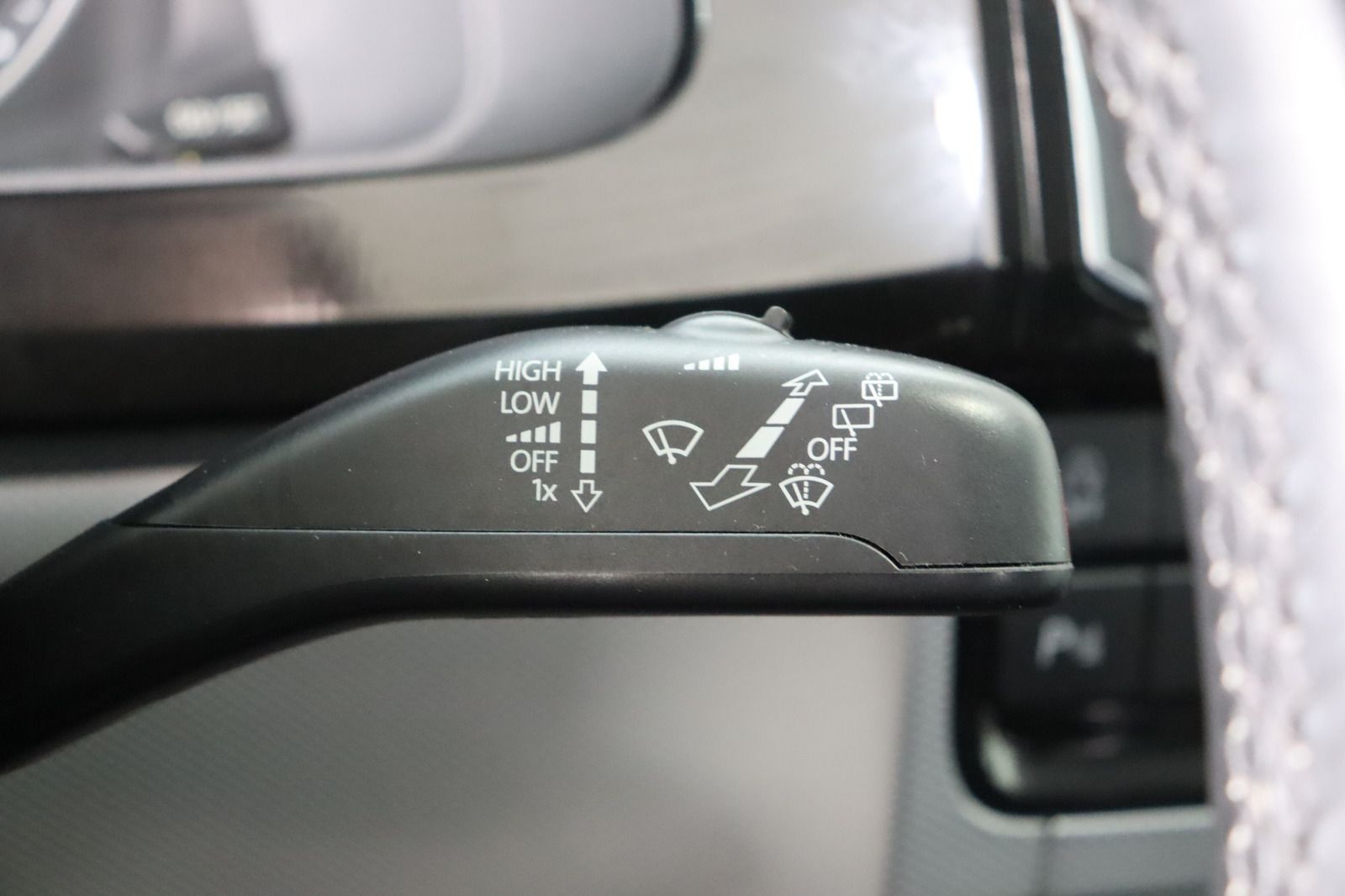 Fahrzeugabbildung Volkswagen T6 2.0 TDI Multivan Highl. * ACC 2xSchiebet LED
