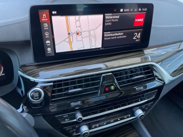 Fahrzeugabbildung BMW 530 i Mild-Hybrid Luxury Line Autom. Panoramadac