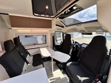 Westfalia Columbus 600 D AHK Stauraump. 350W SOLAR SKYVIEW